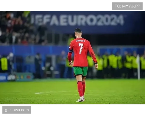 葡萄牙球迷热情高涨,球队状态回升开启辉煌新篇章 葡萄牙球迷热情高涨,球队状态回升开启辉煌新篇章