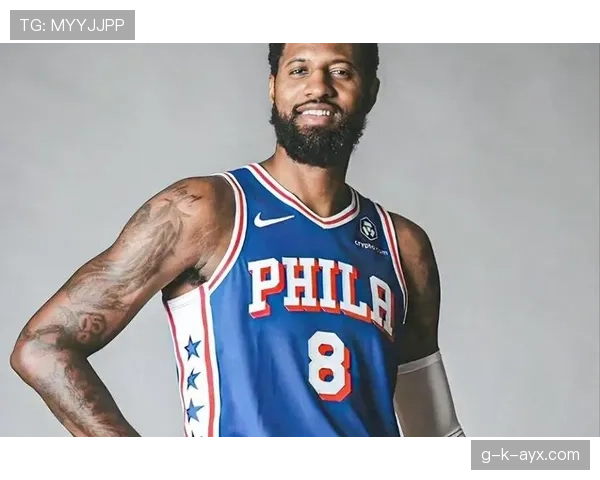 保罗·乔治刚发了早餐照，厨房像高级展厅——我只盯着那台咖啡机发呆