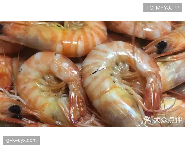 莱万每天吃秤上称的牛排，自律到连冰箱都分训练日和休息日